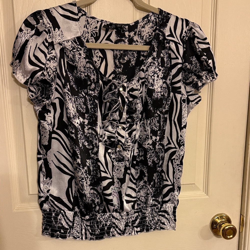 Essentials by Milano Black and White Blouse